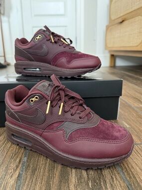 Nike Air Max 1 ’87 NBHD Burgundy Crush Velvet Suede Women’s 8 DV3888-600